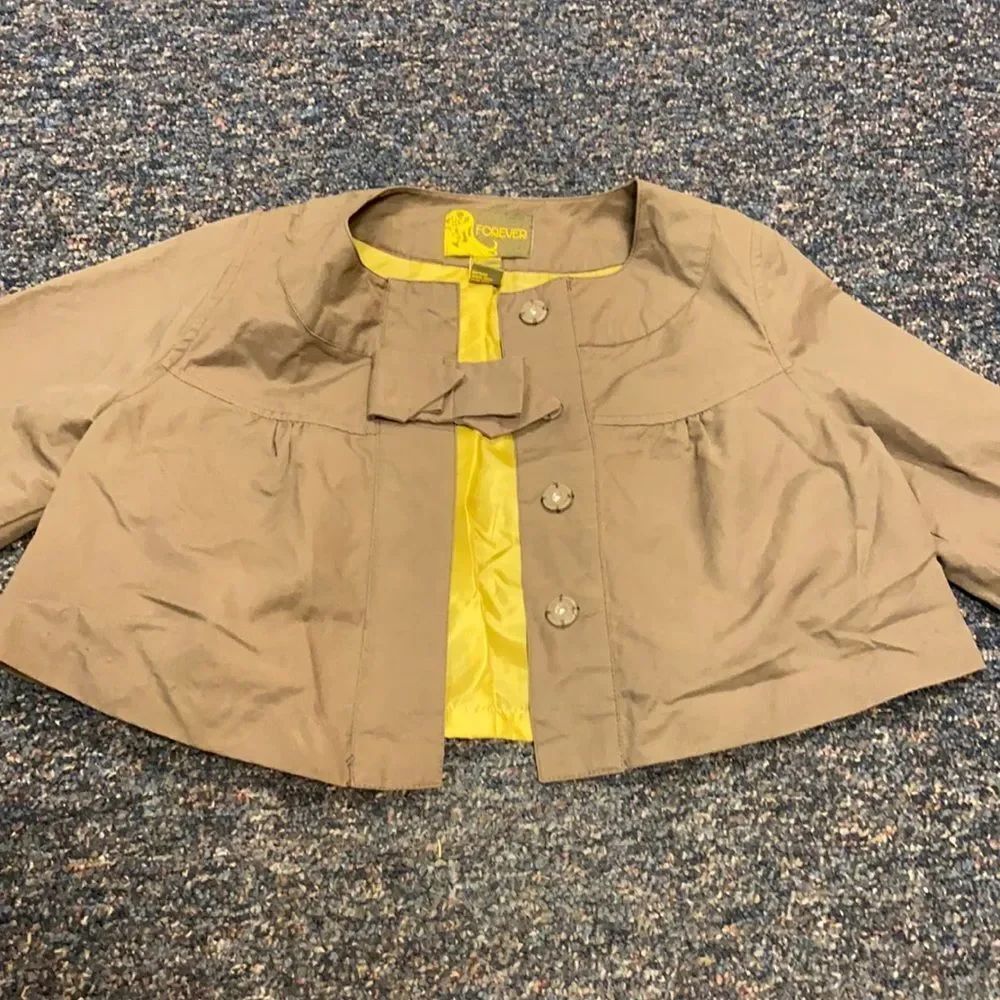 Forever 21 Crop Jacket sz. S